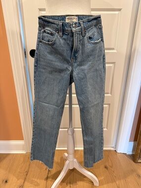 Abercrombie The 90s Straight Mid Rise